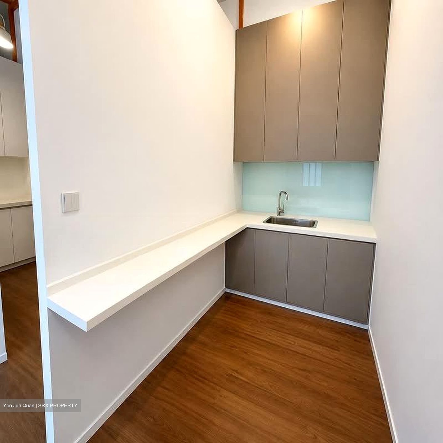 Robinson Square (D1), Office #568209321